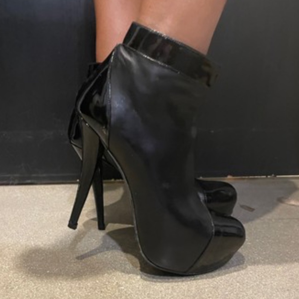 Stuart Weitzman